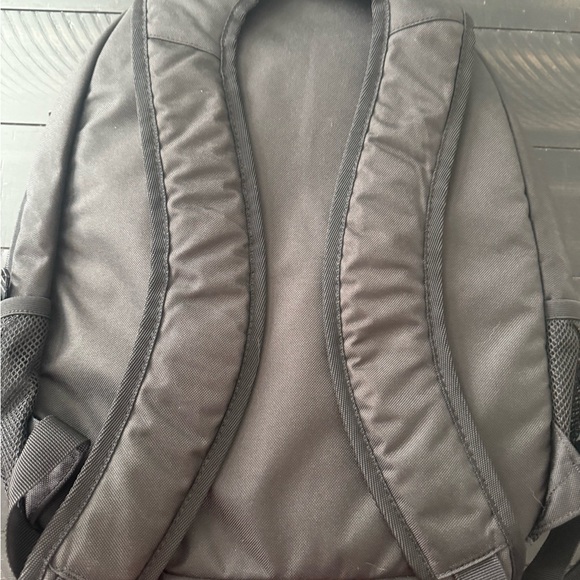 EUC Roxy Women’s Backpack in Black and Gold-Lots of Pockets!! - Picture 3 of 8